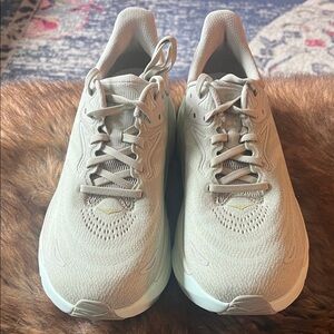 New women’s Hoka Arahi 8!